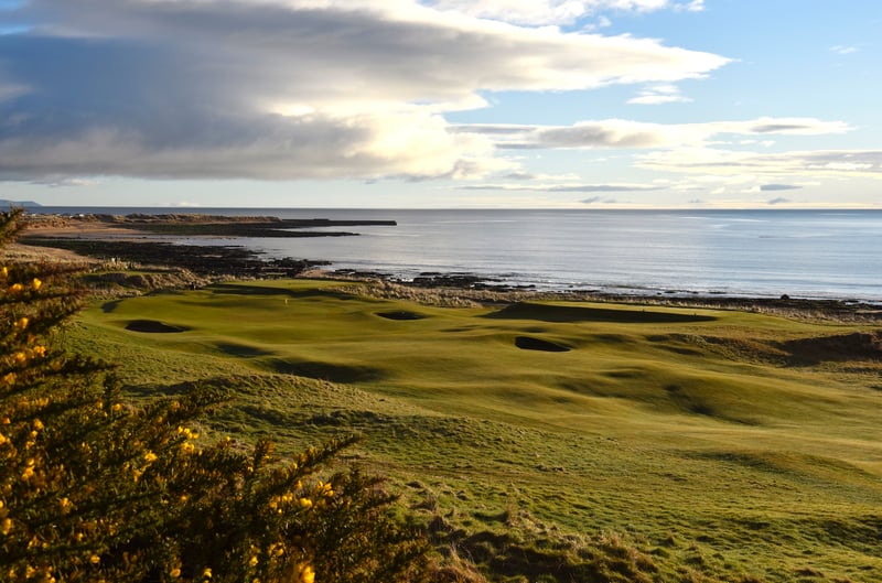 „Scotland, Where Golf Began”: Die Mannigfaltigkeit von Schottlands rund 550 Golfplätzen auf einer Plattform, hier die Ikone Royal Dornoch. (Foto: Royal Dornoch Golf Course)