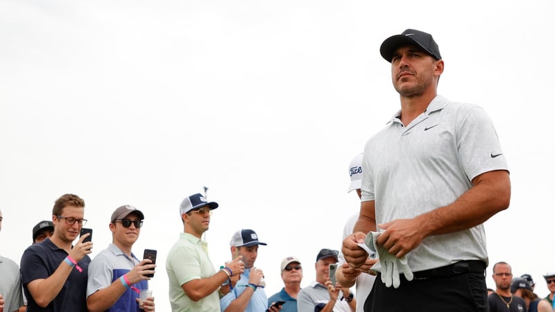 Immer zu beachten: Brooks Koepka wird beim Ryder Cup 2021 abschlagen. (Foto: Getty)