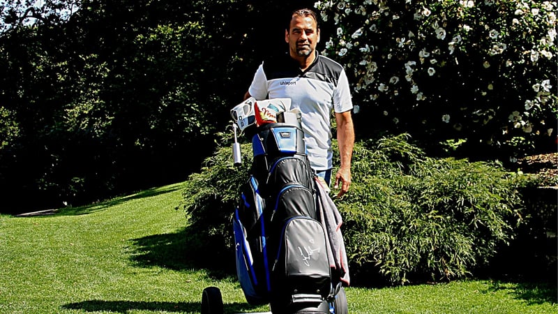 Herzensprojekt: Ulf Kirsten sammelt Unterschriften auf Golf Bag