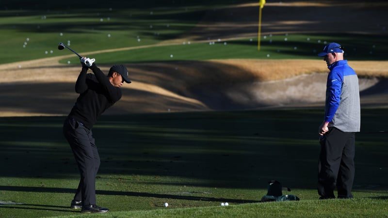 Tiger Woods gibt Video-Trainerstunde. (Foto: Getty)