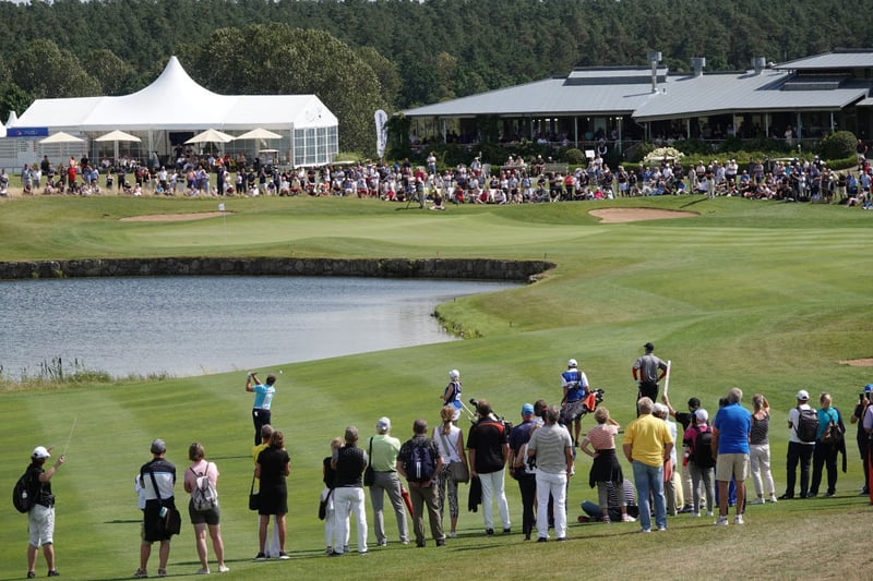 Bernhard Langer auf der 18. Bahn der WINSTONgolf Senior Open 2019 (Quelle: Getty)