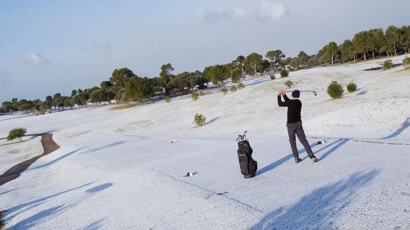 Auch der Winter kann zum Golfspielen genutzt werden! Tipps für kalte Golftage. (Foto: Getty)