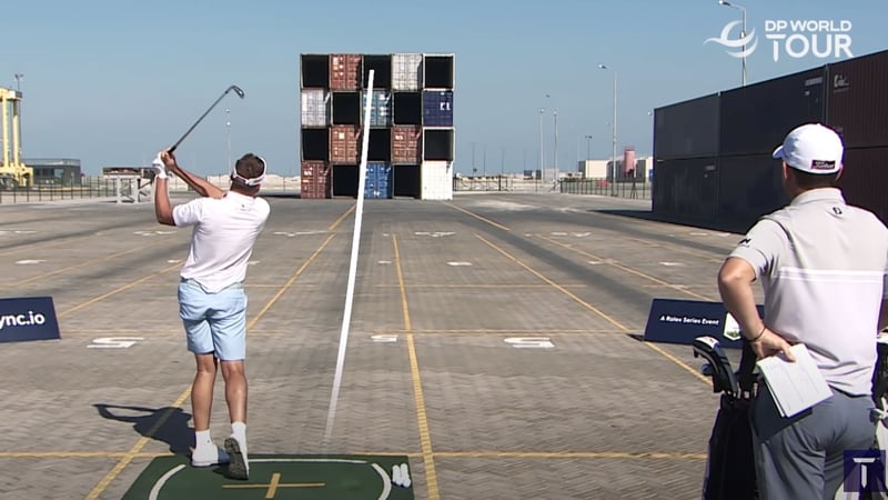 Ian Poulter versucht sich an den Containern. (Foto: DP World Tour/Youtube)