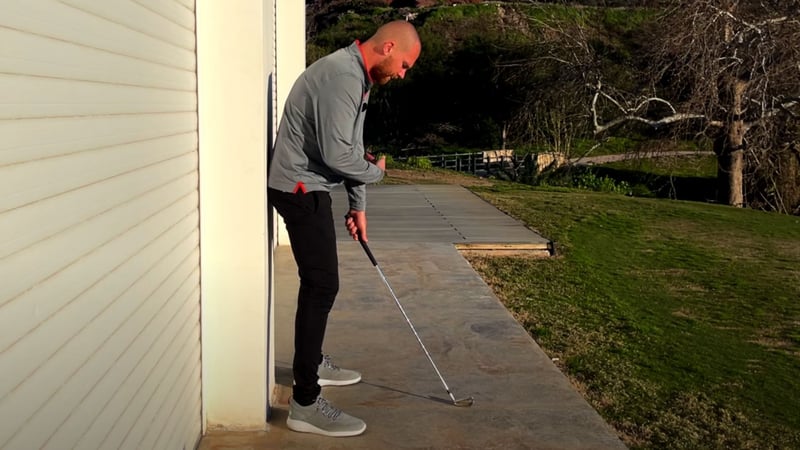 Golftraining: Das richtige Fundament für den Golfschwung. (Foto: Youtube.com/@Birdietrain)