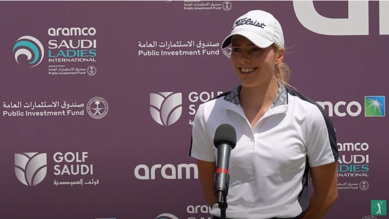 Sophie Witt führt bei der Saudi Ladies International der Ladies European Tour. (Screenshot: Youtube)