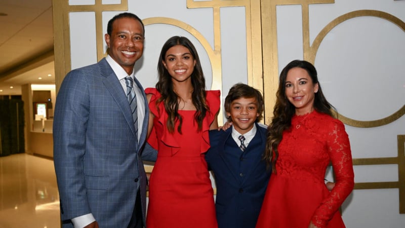 Tiger Woods mit seiner Familie bei der Aufnahme in die Hall of Fame des Golfsports. (Foto: Getty)