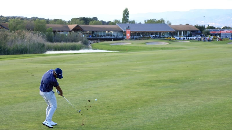 Angriff auf's 18. Grün des Lakes Course im Infinitum, wo die Q-School der DP World Tour stattfinden wird. (Foto: Getty)