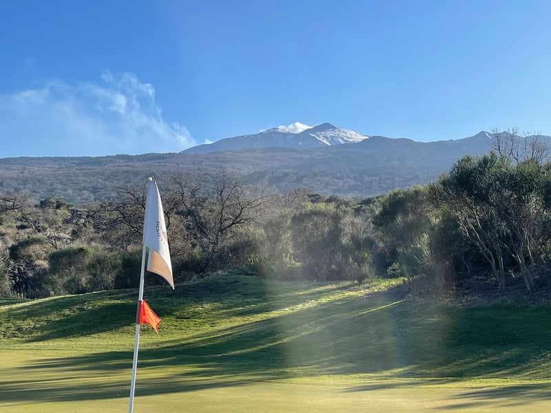 Traumhafte Blicke von fast allen Bahnen des Picciolo Etna Golfclubs (Foto: Golf Post)