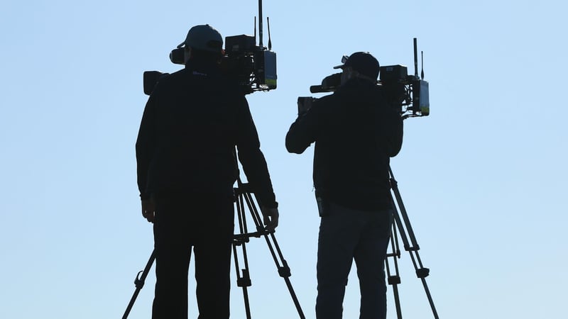 Weiter an der Kamera: Sky Deutschland übertragt auch in Zukunft die Turniere der PGA Tour. (Foto: Getty)