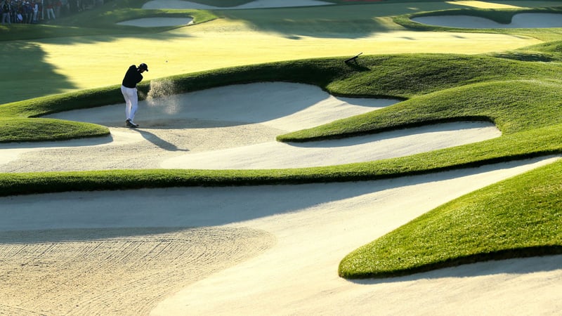 Birdietrain erklärt, wie man sicher und weit aus einem Fairwaybunker kommt. (Foto: Getty)