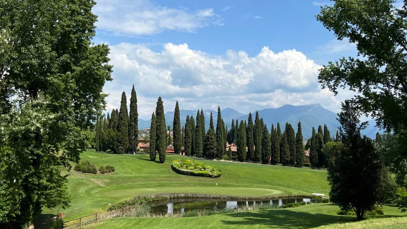 Community Mitglied Inga K. teilt ihren Blick über den Gardagolf Country Club in Italien