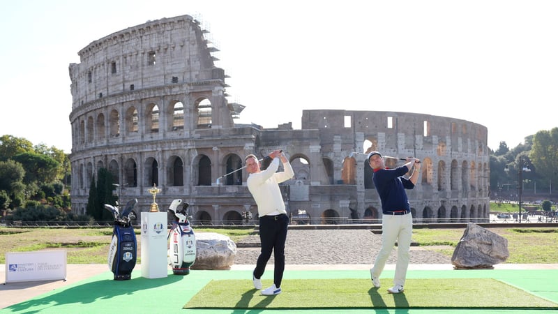 Im Herzen Roms: Luke Donald und Zach Johnson vor dem Colosseum. (Foto: Getty)