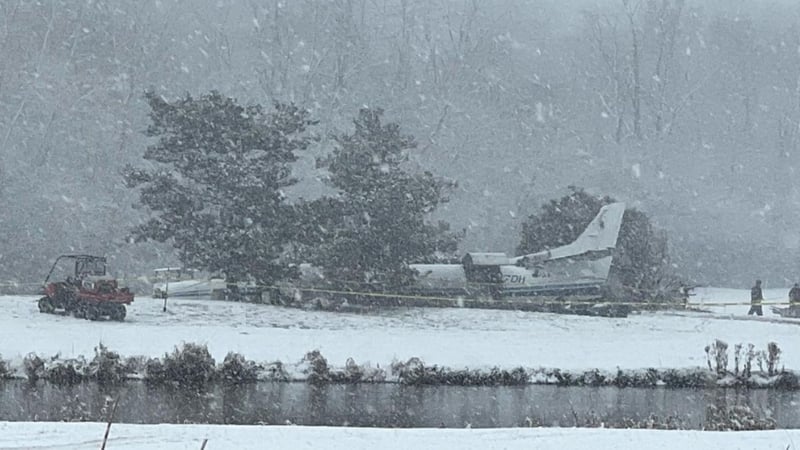 Flugzeugabsturz auf dem Golfplatz. (Foto: Instagram/@lakecountryfirerescue)