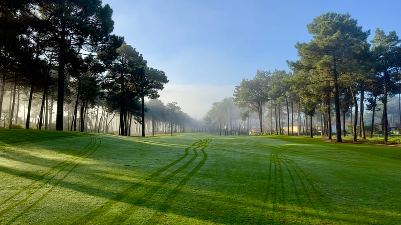 Ein Blick über den Aroeira Challenge Kurs des Orizonte Lisbon Golf Resort am Morgen (Quelle: Golf Post)