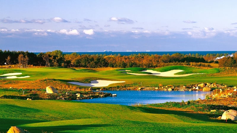 Blühende Golf-Landschaft: Das Ostsee Golf Resort Wittenbeck an der Mecklenburger Bucht. (Foto: Ostsee Golf Resort Wittenbeck)