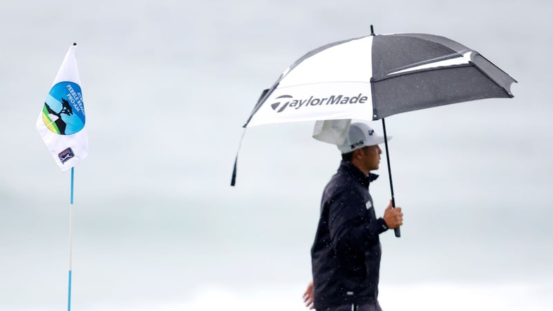 Der Regenschirm ist auf der PGA Tour in dieser Woche ein ständiger Begleiter. (Foto: Getty)