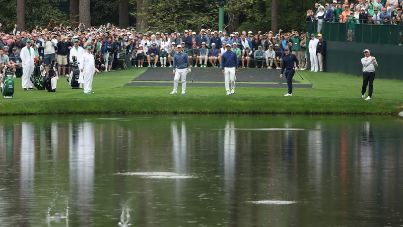 Tiger Woods beim Bälle flitschen vor dem US Masters 2023. (Foto: Getty)
