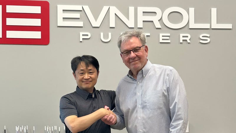 Jey Suk (Uneekor CEO) und Guerin Rife (Foto: Uneekor)