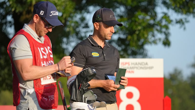 Teamwork: Marcel Schneider und sein Caddie am achten Abschlag. (Foto: Getty)