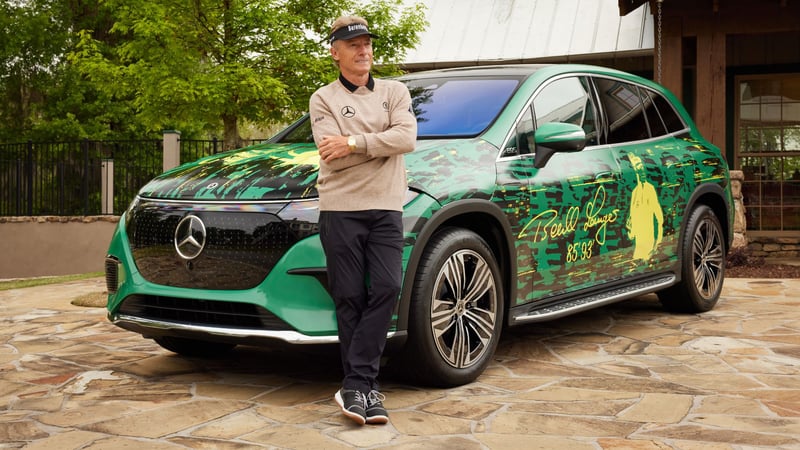Bernhard Langer beim Medientermin mit seinem Sponsor Mercedes Benz. (Foto: Mercedes Benz)