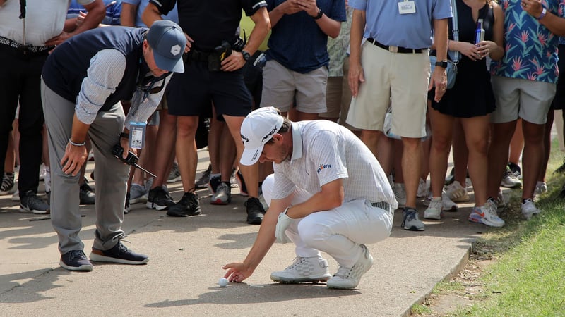 Emiliano Grillo hätte, durch eine Ausnahme in den Golfregeln, die Möglichkeit gehabt einen Ball in Bewegung zu spielen, entschied sich aber für einen Drop. (Quelle: Getty)