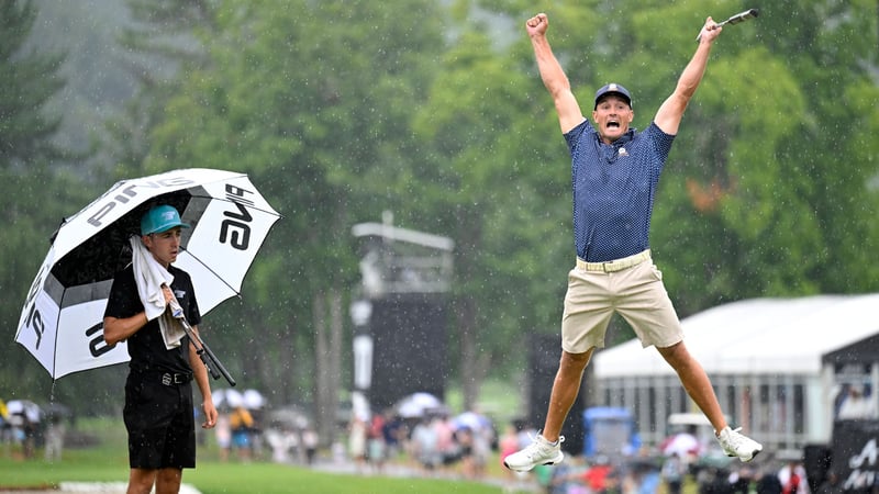 Bryson DeChambeau macht nach seiner 58 beim LIV Golf Greenbrier Event Luftsprünge. (Foto: Getty)