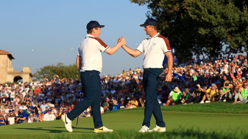 Robbert MacIntyre und Justin Rose gewinnen ihr Match gegen Justin Thomas und Jordan Spieth beim Ryder Cup 2023 (Foto: Getty)