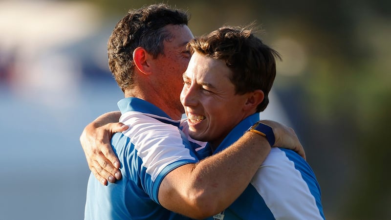 Rory McIlroy und Matt Fitzpatrick bejubeln ihren Sieg beim Ryder Cup. (Foto: Getty)