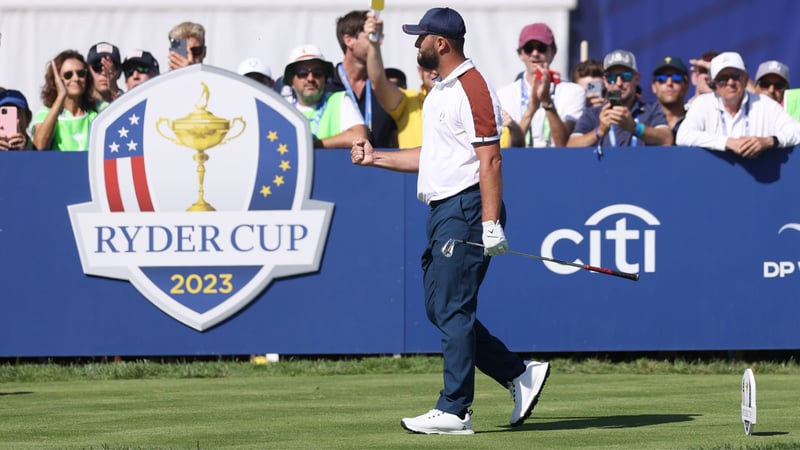 Jon Rahm locht erneut beinahe zum Ass beim Ryder Cup 2023. (Foto: Getty)