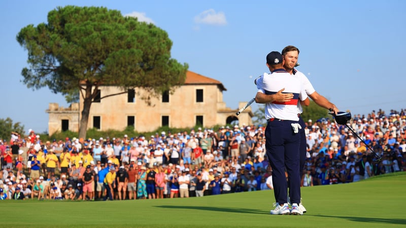 Sam Burns und Collin Morikawa besiegen am Samstagnachmittag beim Ryder Cup 2023 Viktor Hovland und Ludvig Aberg. (Foto: Getty)