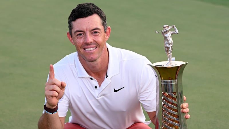 Rory McIlroy, hier bei seinem Sieg der Vardon Trophy 2022, gewinnt die Saisonwertung der DP Worldd Tour ein weiteres Mal. (Foto: Getty)