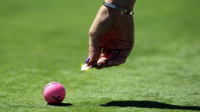 Was darf als Ballmarker benutzt werden? Golf Post erklärt die Golfregeln. (Foto: Getty)