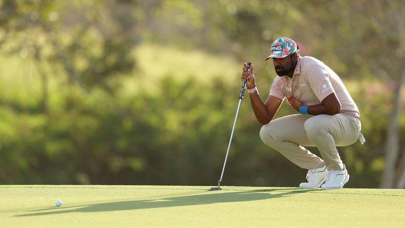 Mit Blumenprint auf der Cap: Sahith Theegala in Kapalua. (Foto: Getty)