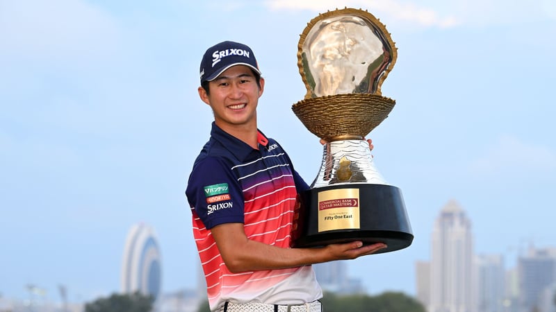 Rikuya Hoshino feiert den Sieg am vierten Tag des Commercial Bank Qatar Masters im Doha Golf Club in Katar. (Foto: Getty)