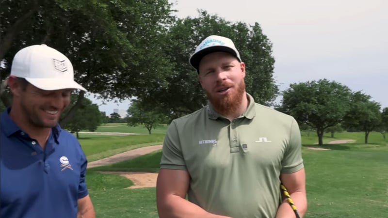 Bryson DeChambeau und Martin Borgmeier haben sichtlich Spaß zusammen. (Quelle: Youtube Martin Borgmeier)