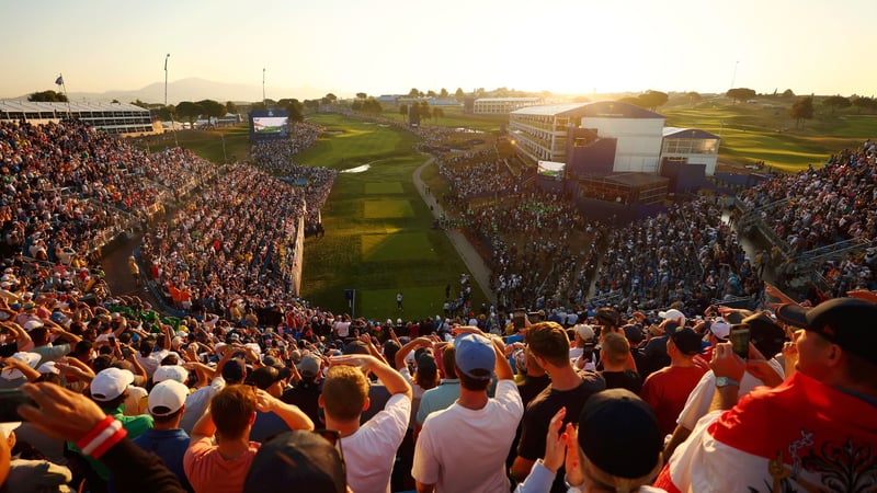 Noch 3 Tage bis zum Ryder Cup: Die ersten Schläge unter vollem Stadion