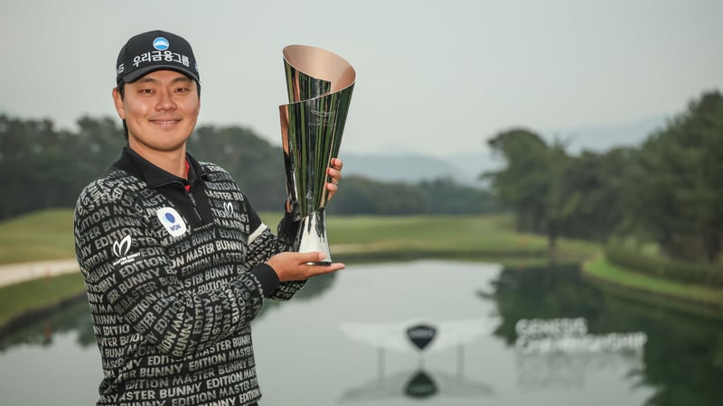 Der Südkoreaner Junghwan Lee feiert seine Titelpremiere bei der Genesis Championship. (Foto: Getty) Der Südkoreaner Junghwan Lee feiert seine Titelpremiere bei der Genesis Championship. (Foto: Getty)