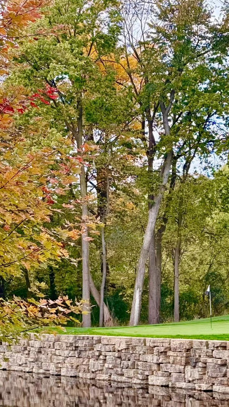 Herbstliche Farbenpracht am Golfplatz The Fortress in Frankenmuth - (@mglbill)