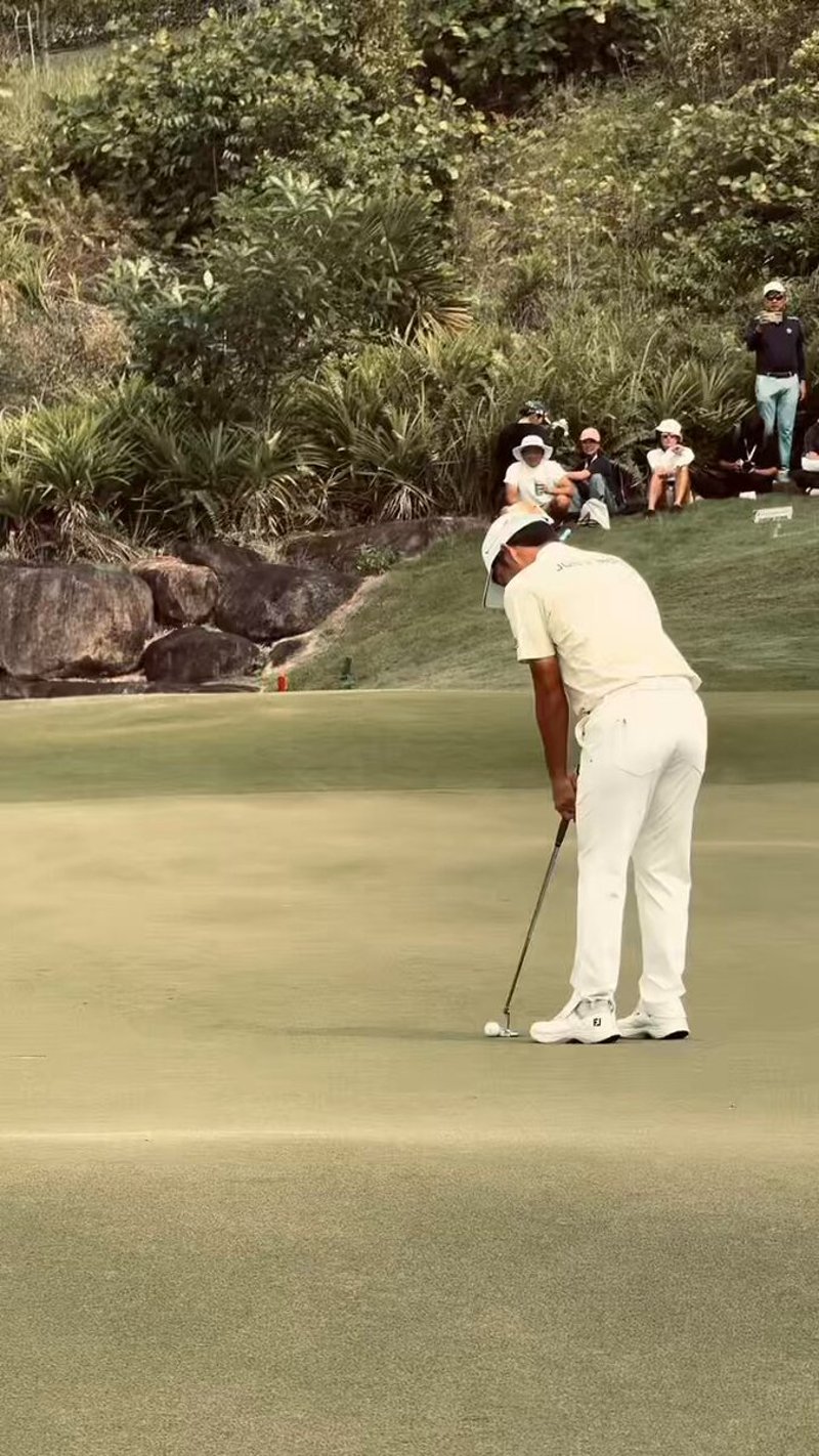 Yosuke Asaji gewinnt die Moutai Singapore Open der Asian Tour - (@asiantourgolf)