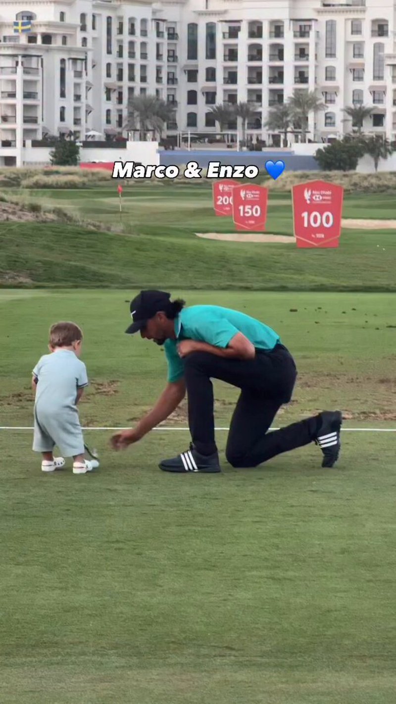 Marco Penge trainiert mit Sohn Enzo bei Abu Dhabi HSBC Championship - (@DPWorldTour)