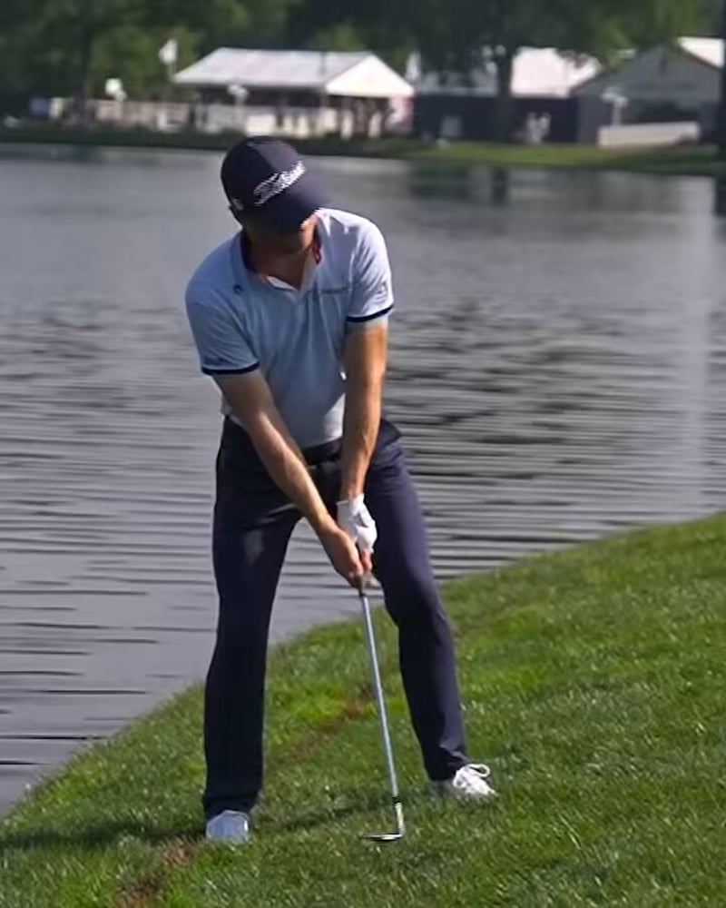 Justin Thomas zeigt perfekte Pitch-Technik im kurzen Spiel - (@PGA)