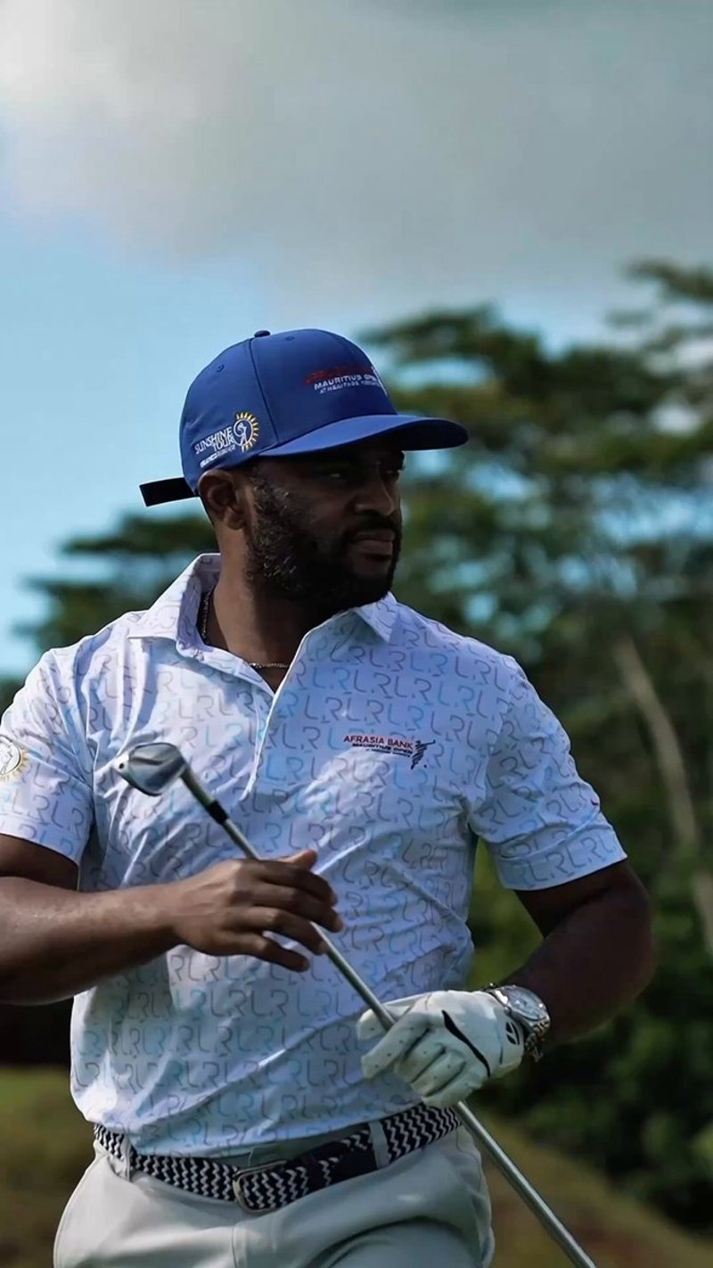 Temba Bavuma beim AfrAsia Bank Mauritius Open Pro-Am auf dem Golfplatz - (@Sunshine_Tour)
