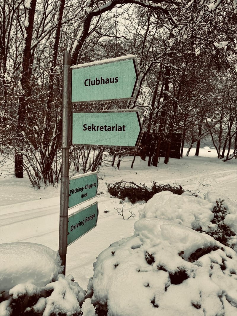 https://www.instagram.com/golfclubamreichswald/Winterruhe im Reichswald: Golfclub am Reichswald zeigt verschneite Fairways
