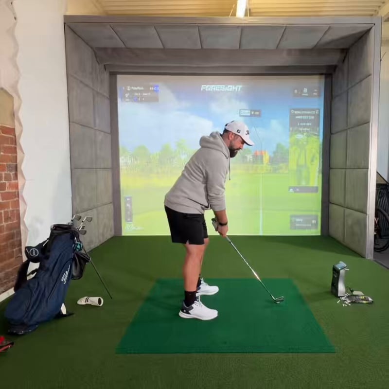 Peter Finch kehrt nach Schulterverletzung langsam zurück auf den Golfplatz - (@PeterFinchGolf)