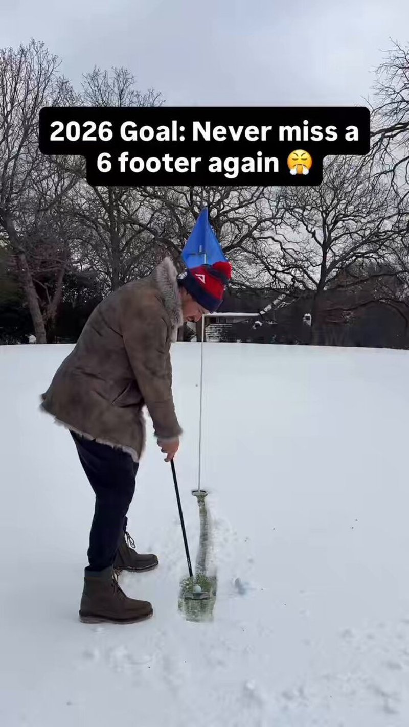 Bryson DeChambeau überrascht mit neuer Putt-Technik - (@flushingitgolf)