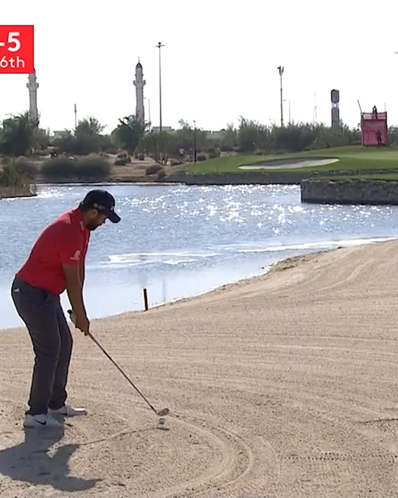 Spektakulärer Eagle trotz Ausrutscher im Bunker beim Qatar Masters - (@DPWorldTour)