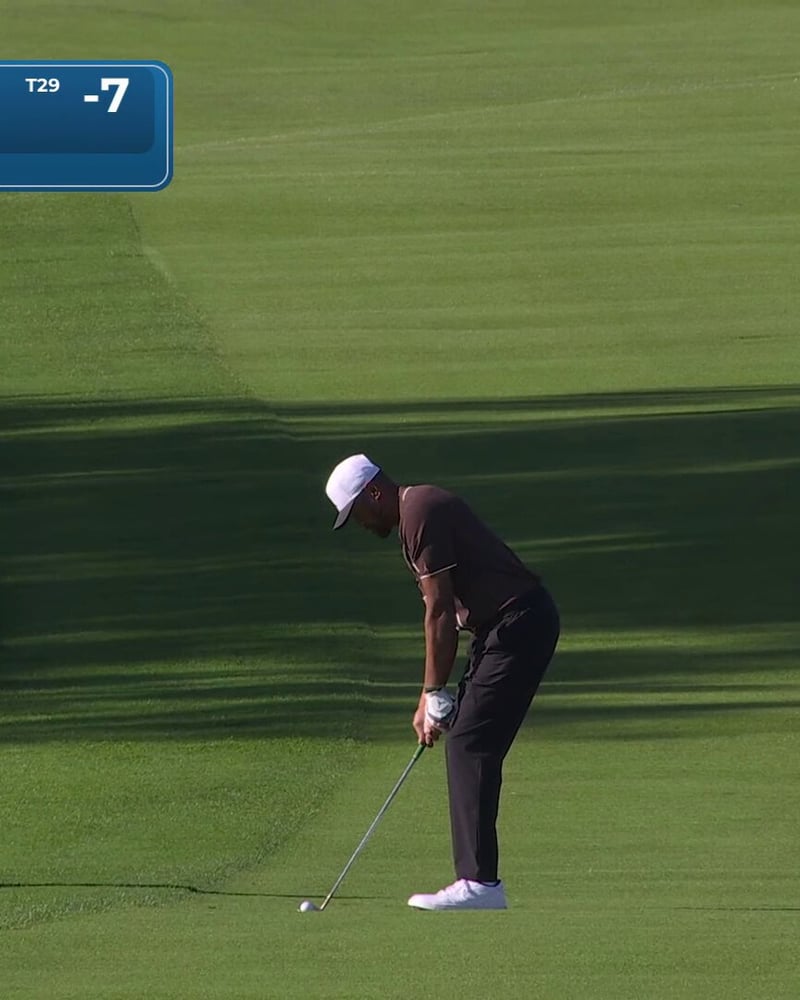 Tony Finau verpasst Eagle bei Farmers Insurance Open nur knapp - (@PGATOUR)