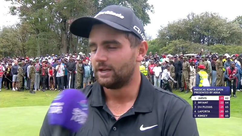 Casey Jarvis feiert Sieg vor seinem Vater