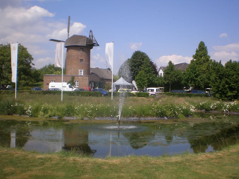 Golf spielen am Niederrhein – Golfen mit low budget – das geht hier am schönen Niederrhein besonders gut.