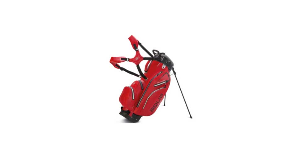 Das neue Aqua Hybrid Golfbag in der Farbe rot. (Foto: Big Max Golf)